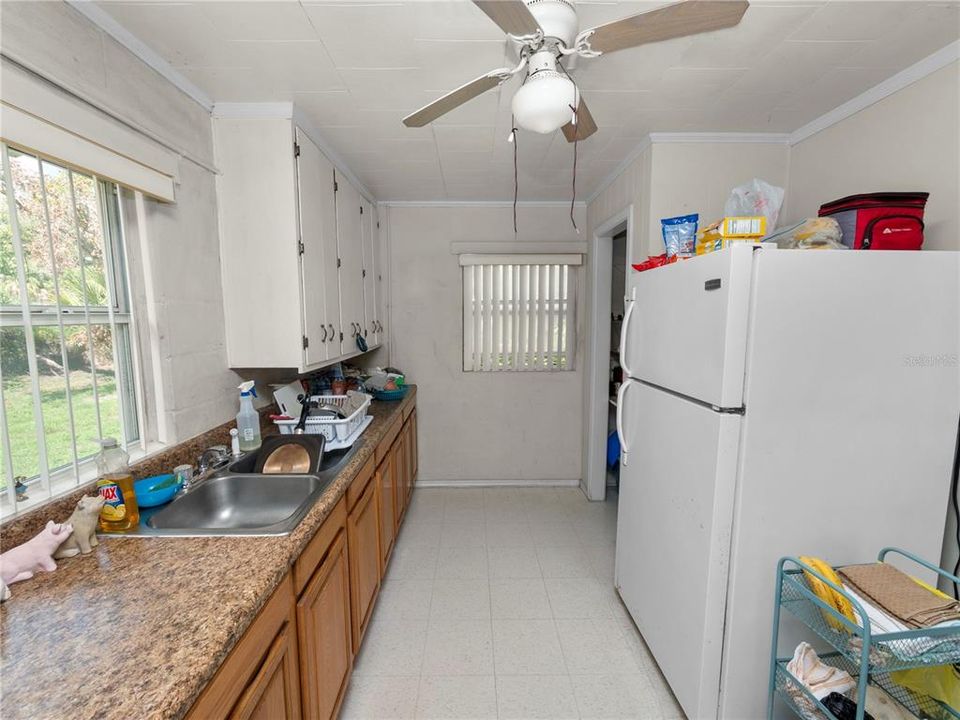 For Sale: $350,000 (1 beds, 0 baths, 2292 Square Feet)