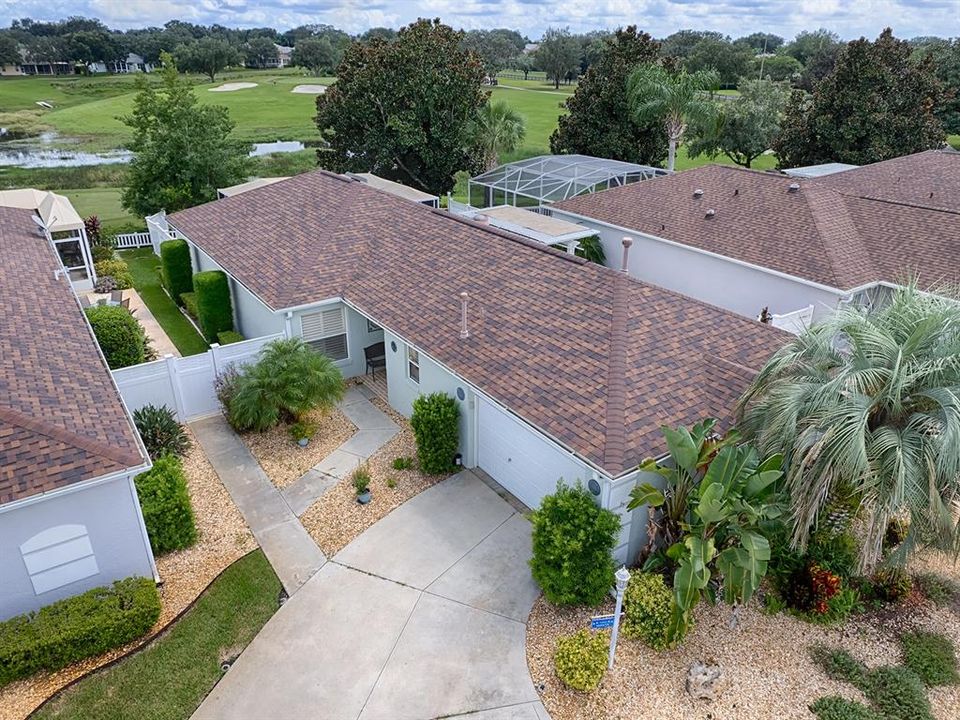 LOVELY 3/2 FOXGLOVE COURTYARD VILLA WITH 2021 ROOF, ALL NEW UPGRADES WITH GOLF COURSE VIEW LOCATED IN THE VILLAGE OF BRIAR MEADOW.