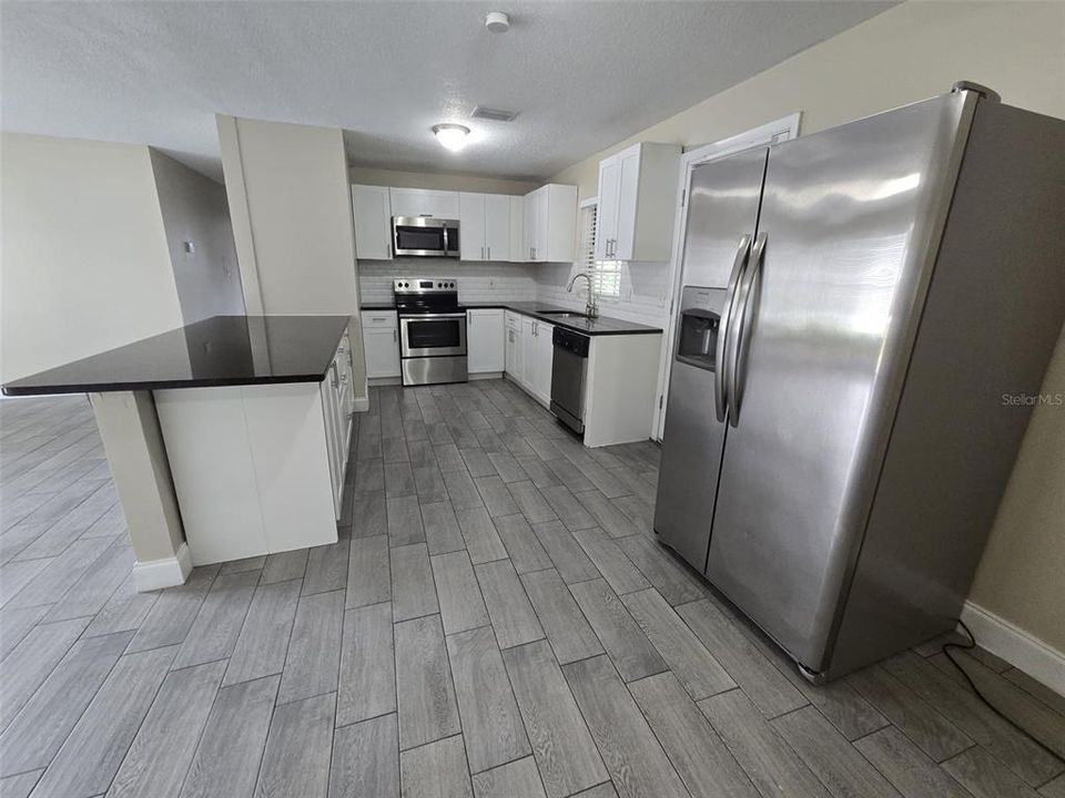 For Sale: $224,900 (3 beds, 2 baths, 1102 Square Feet)