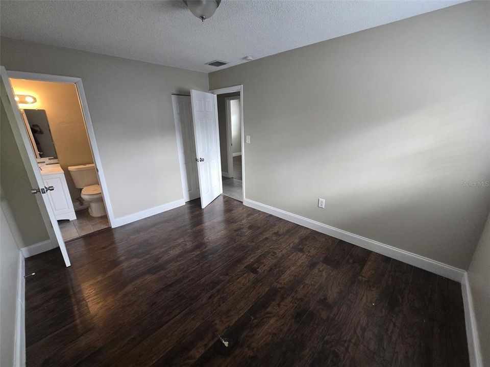 For Sale: $224,900 (3 beds, 2 baths, 1102 Square Feet)