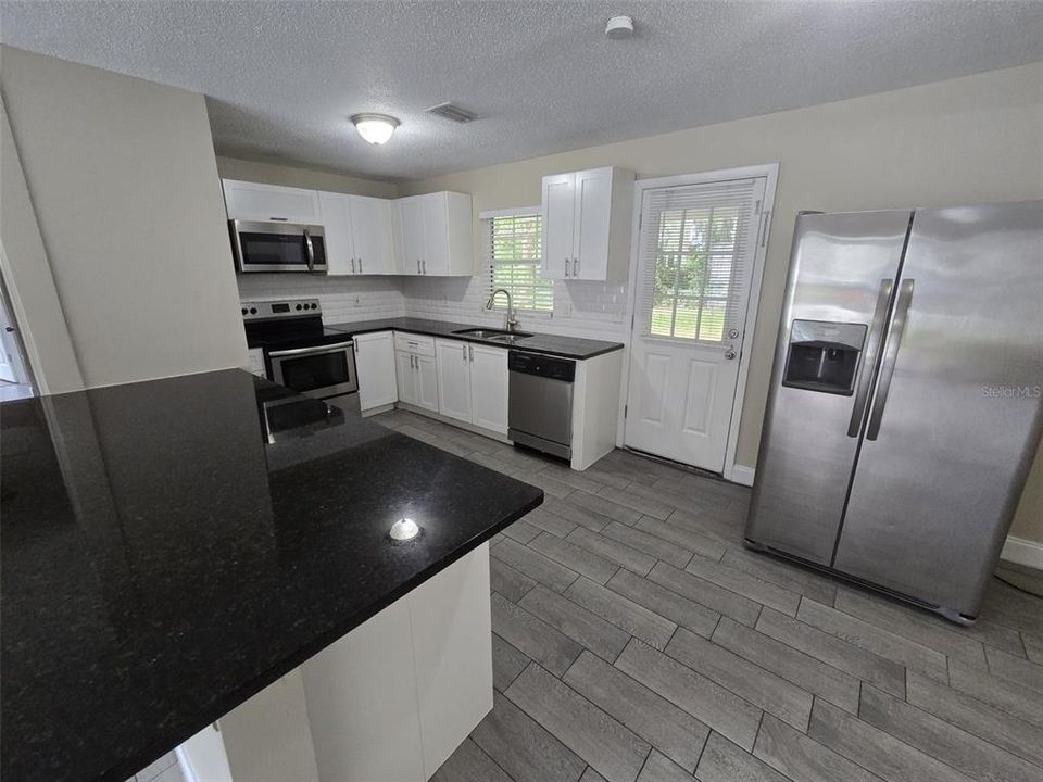 For Sale: $224,900 (3 beds, 2 baths, 1102 Square Feet)