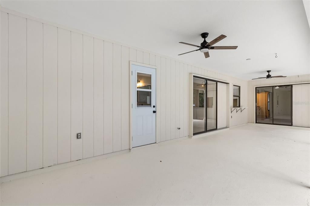 Large covered lanai with pass thru kitchen window