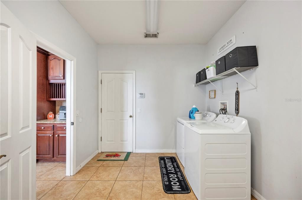 For Sale: $375,000 (3 beds, 2 baths, 2282 Square Feet)