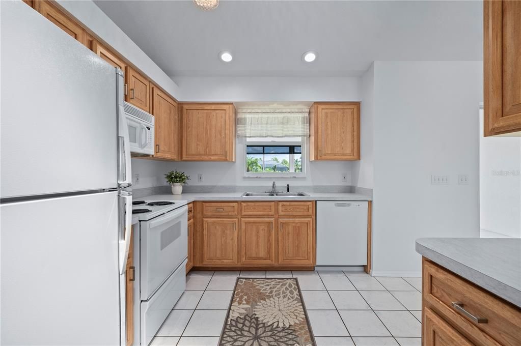 For Sale: $349,000 (3 beds, 2 baths, 1552 Square Feet)