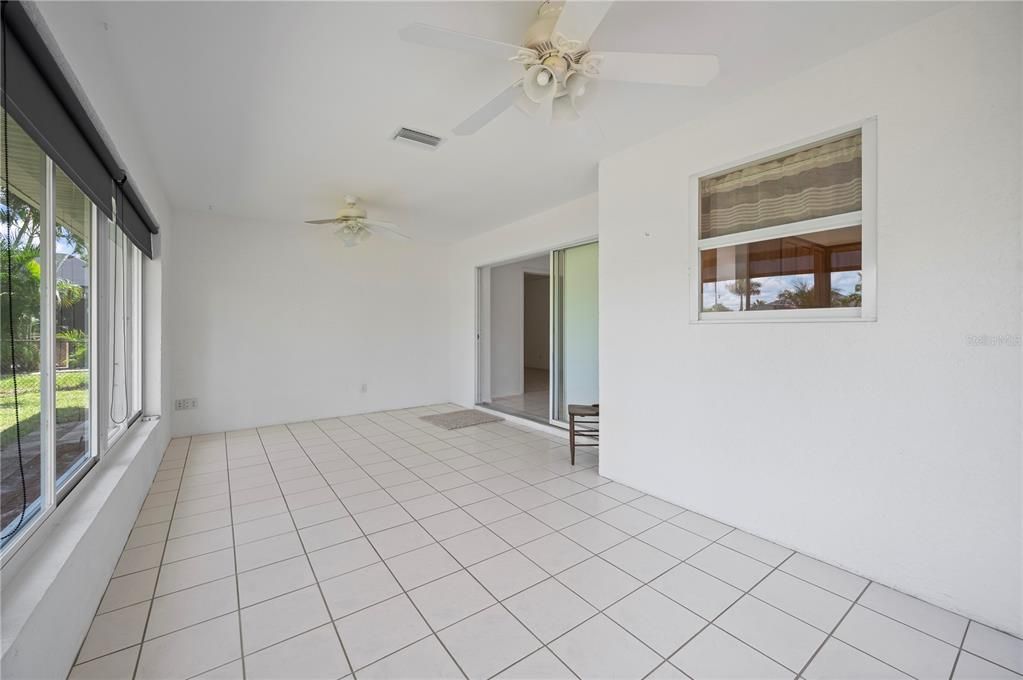 For Sale: $349,000 (3 beds, 2 baths, 1552 Square Feet)