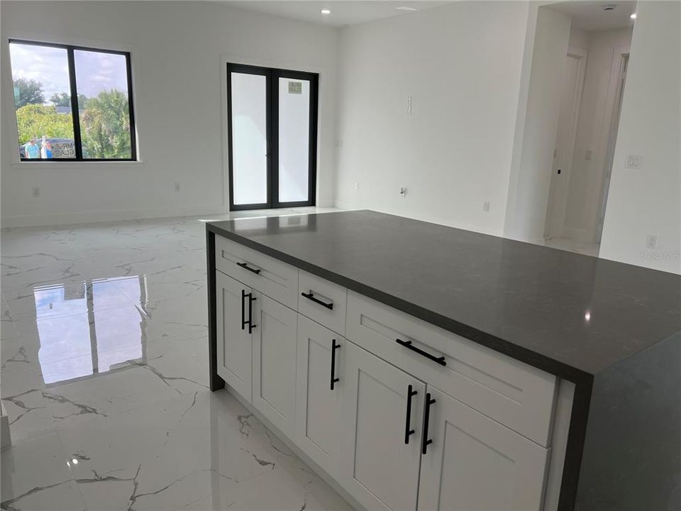 En Venta: $360,000 (3 camas, 3 baños, 1650 Pies cuadrados)