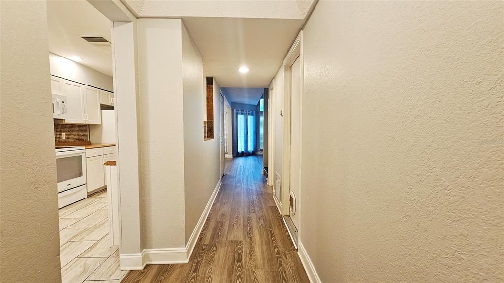 Active With Contract: $1,800 (2 beds, 2 baths, 1432 Square Feet)