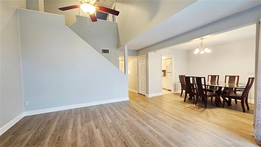 Active With Contract: $1,800 (2 beds, 2 baths, 1432 Square Feet)