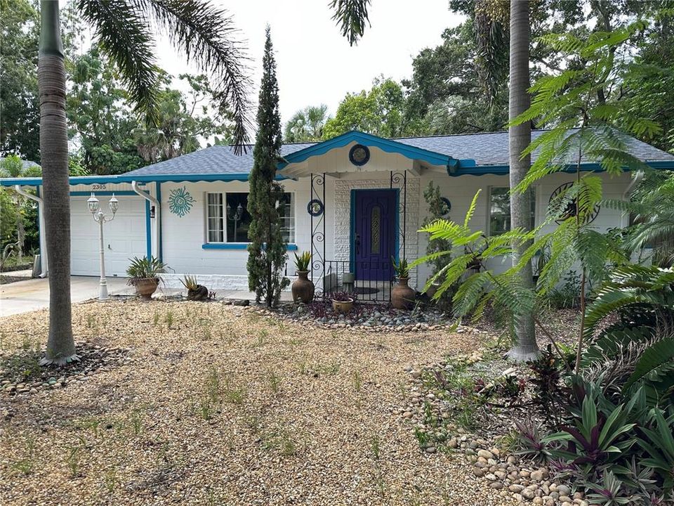 For Rent: $2,500 (3 beds, 2 baths, 1416 Square Feet)