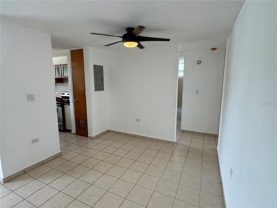 For Sale: $139,000 (3 beds, 2 baths, 1097 Square Feet)