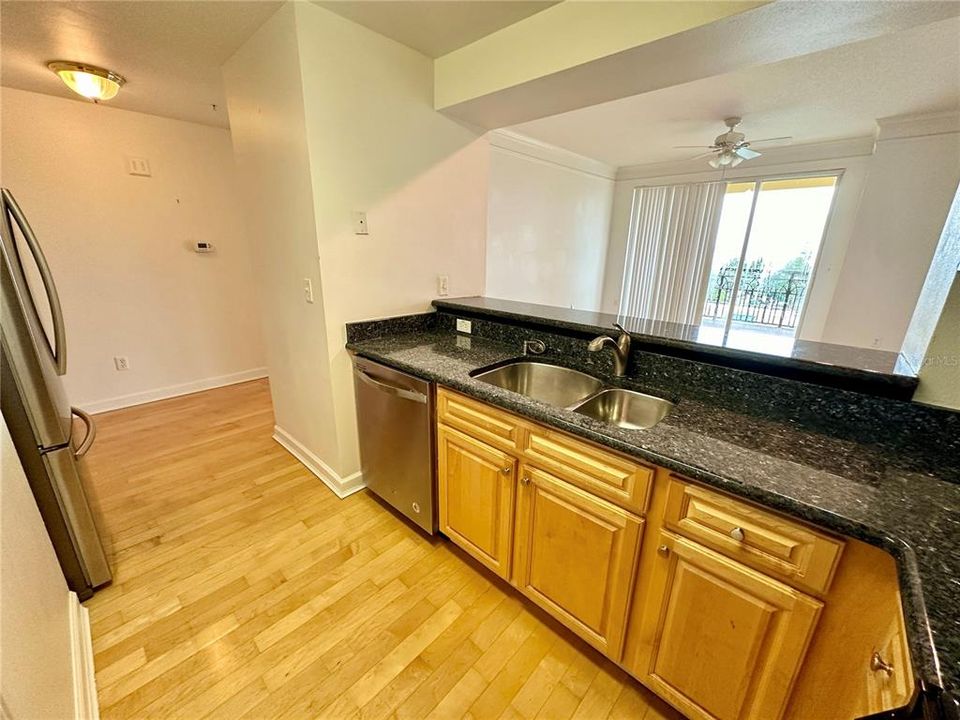 For Rent: $3,200 (2 beds, 2 baths, 1115 Square Feet)