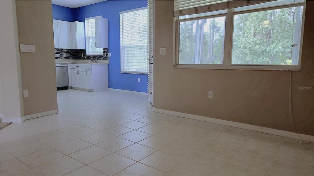 For Rent: $2,100 (3 beds, 2 baths, 1708 Square Feet)