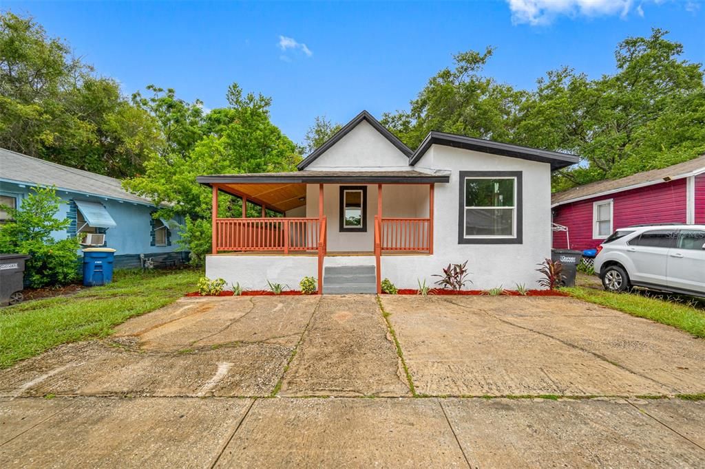 For Sale: $349,000 (3 beds, 2 baths, 1000 Square Feet)