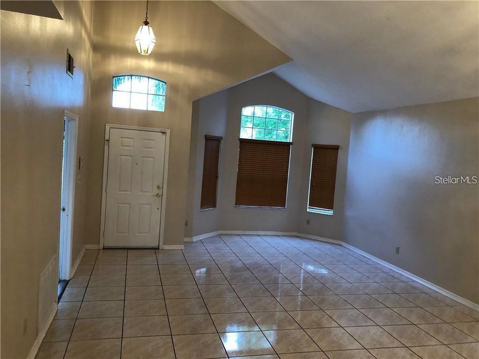 For Rent: $2,600 (4 beds, 2 baths, 1908 Square Feet)