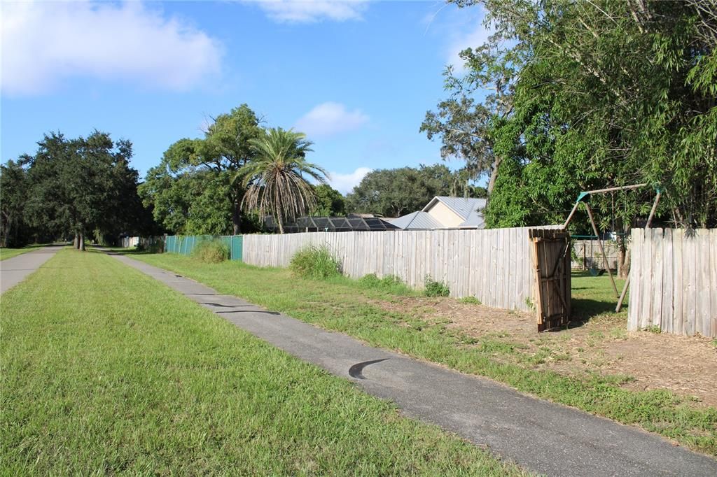 Your gate to the Pinellas Trail