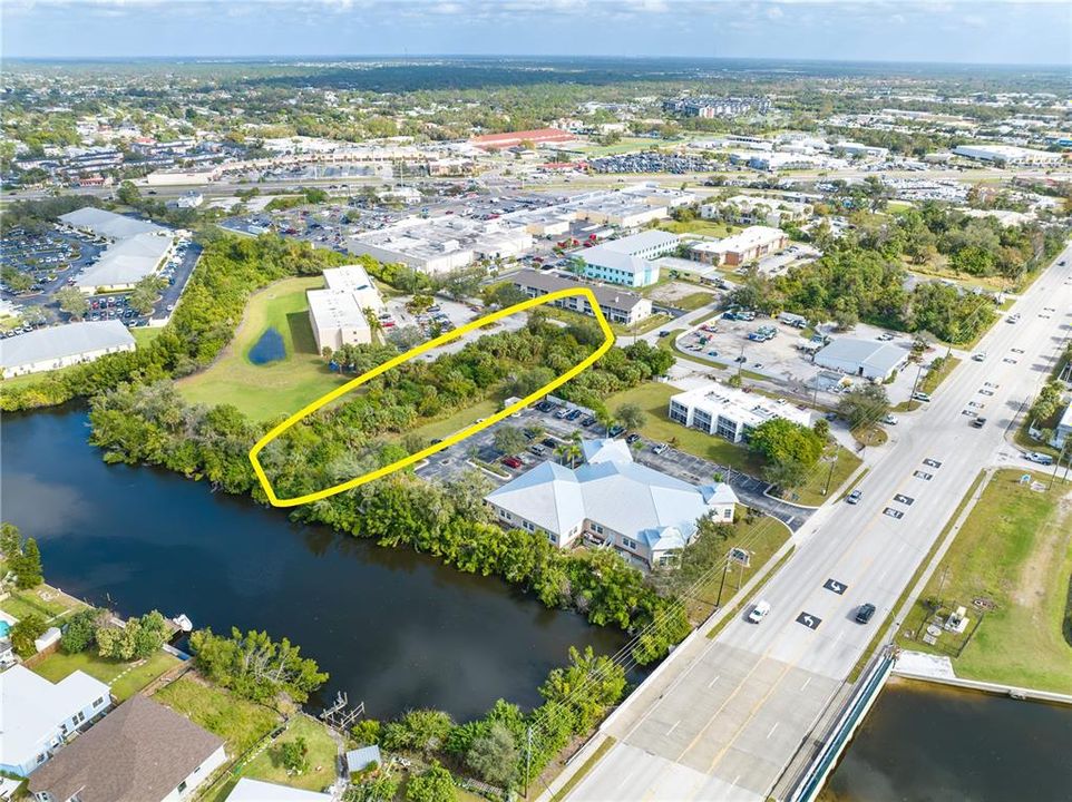 Prime location with easy access to Edgewater, US-41, Kings Hwy, Harborview, Punta Gorda and I-75