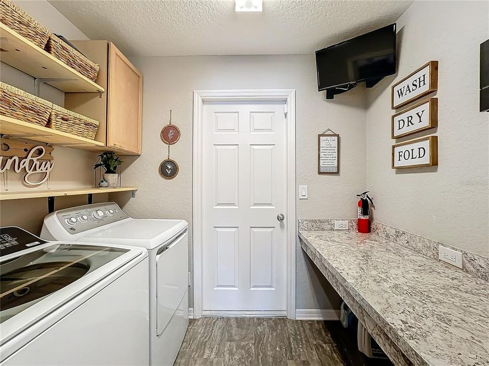 For Sale: $365,000 (4 beds, 2 baths, 1715 Square Feet)