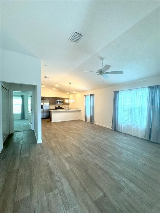 For Rent: $1,995 (2 beds, 2 baths, 959 Square Feet)