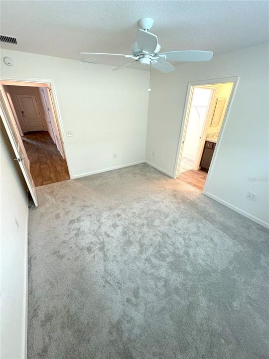 For Rent: $1,995 (2 beds, 2 baths, 959 Square Feet)