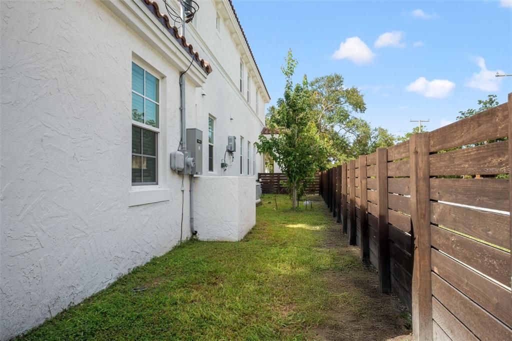 For Sale: $897,500 (3 beds, 2 baths, 1984 Square Feet)