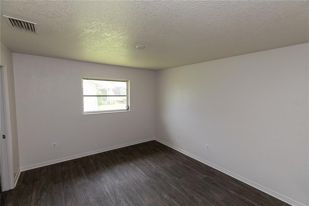 For Rent: $2,000 (2 beds, 2 baths, 991 Square Feet)