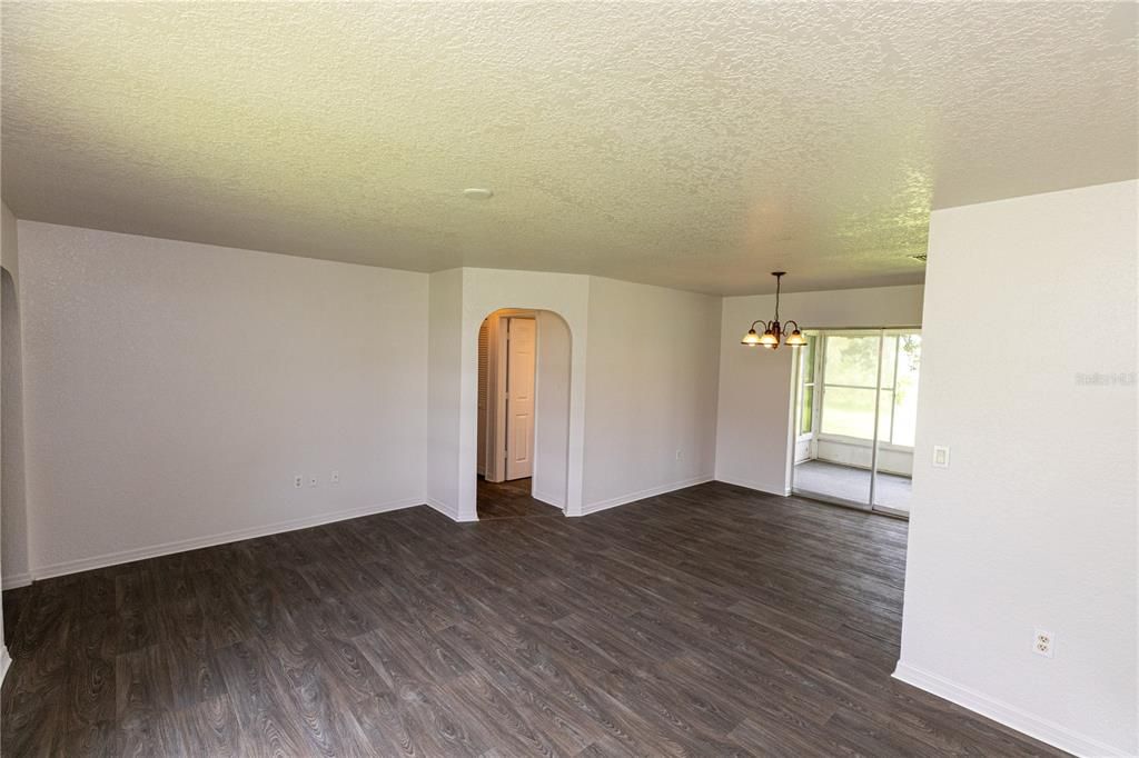 For Rent: $2,000 (2 beds, 2 baths, 991 Square Feet)