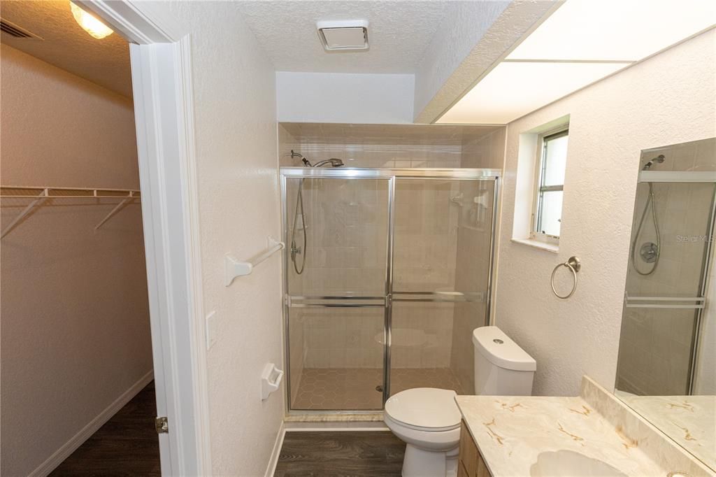 For Rent: $2,000 (2 beds, 2 baths, 991 Square Feet)