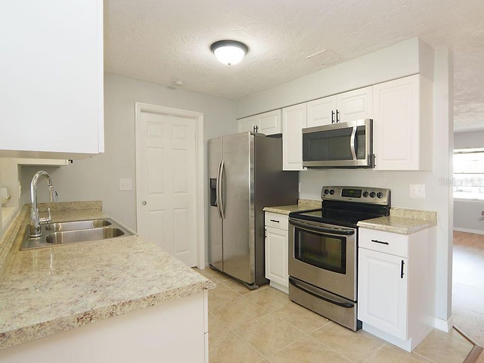 For Rent: $2,000 (2 beds, 2 baths, 1208 Square Feet)