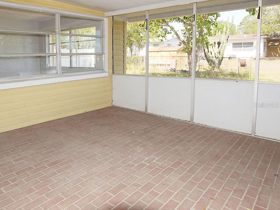 For Rent: $2,000 (2 beds, 2 baths, 1208 Square Feet)