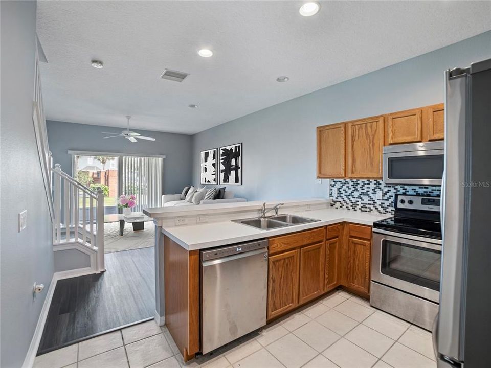 For Sale: $239,900 (2 beds, 2 baths, 1360 Square Feet)