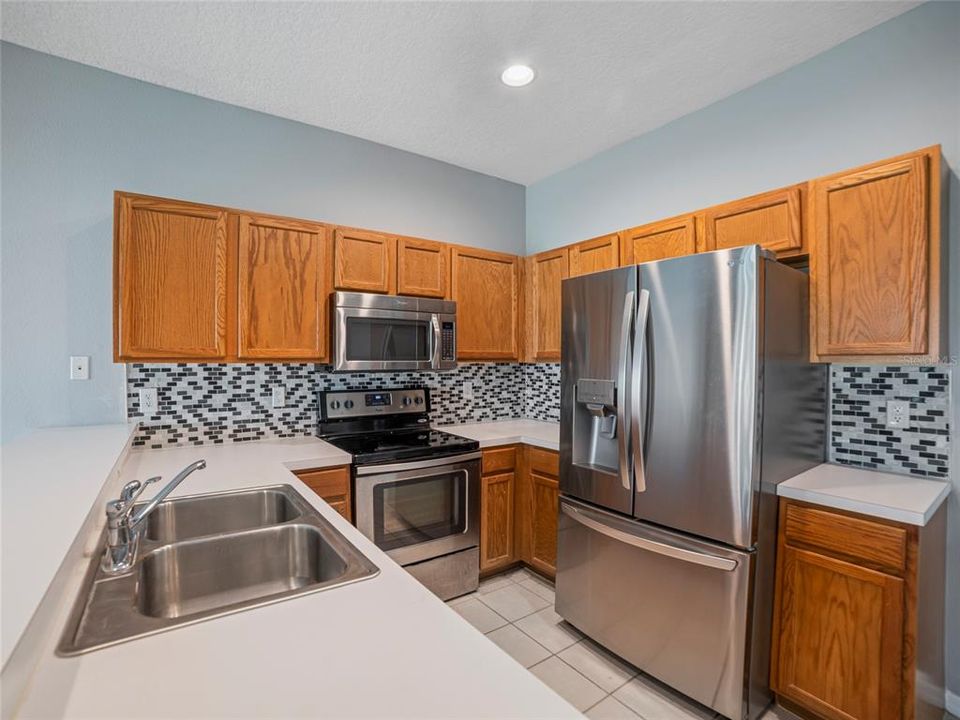 For Sale: $239,900 (2 beds, 2 baths, 1360 Square Feet)