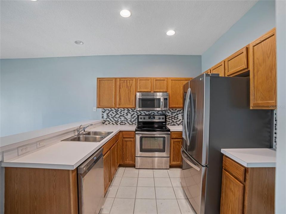 For Sale: $239,900 (2 beds, 2 baths, 1360 Square Feet)