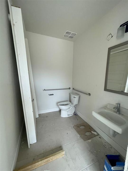 For Rent: $2,900 (3 beds, 2 baths, 2148 Square Feet)