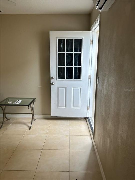 For Rent: $1,150 (1 beds, 1 baths, 410 Square Feet)