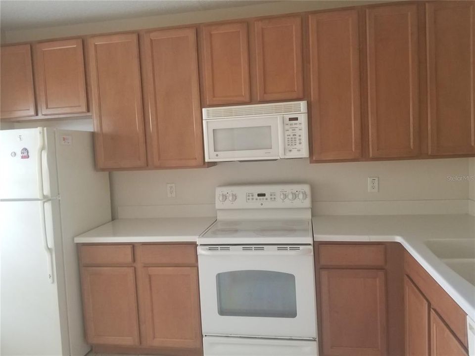 For Rent: $1,700 (2 beds, 2 baths, 1076 Square Feet)