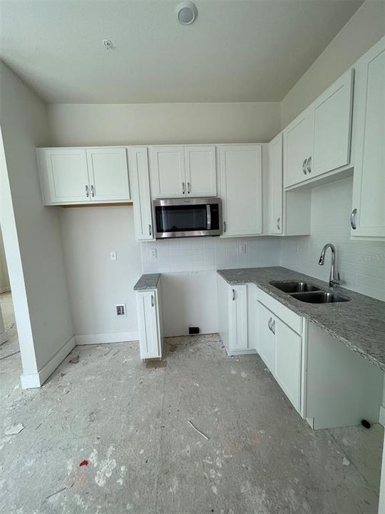 For Rent: $1,700 (1 beds, 1 baths, 484 Square Feet)