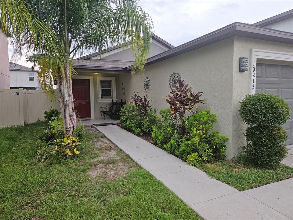 For Sale: $320,000 (3 beds, 2 baths, 1270 Square Feet)