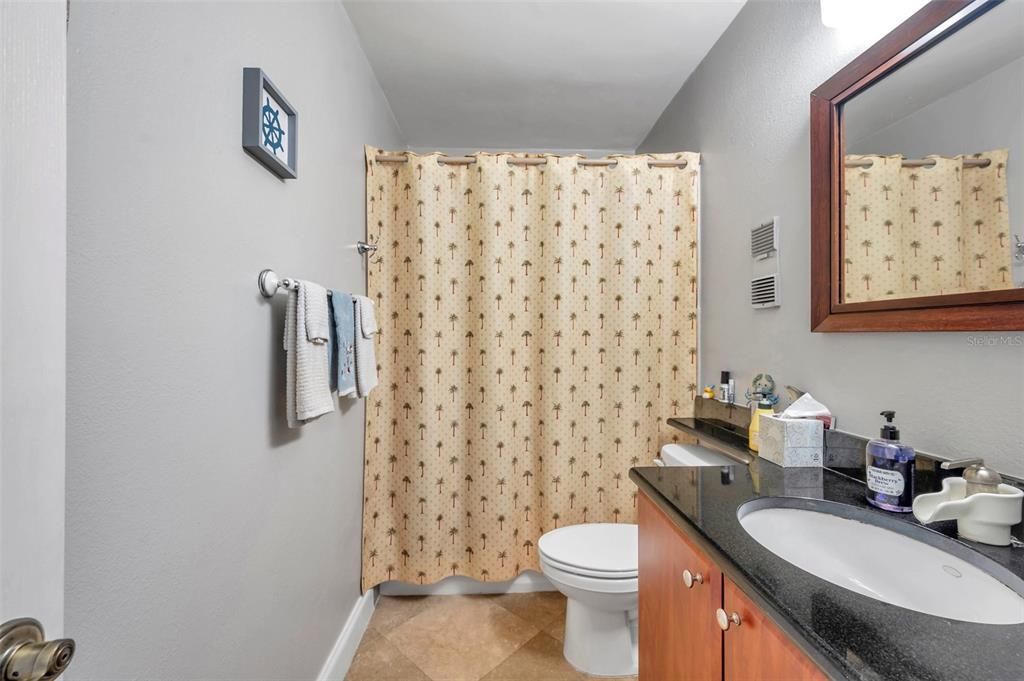 For Sale: $329,900 (2 beds, 1 baths, 774 Square Feet)