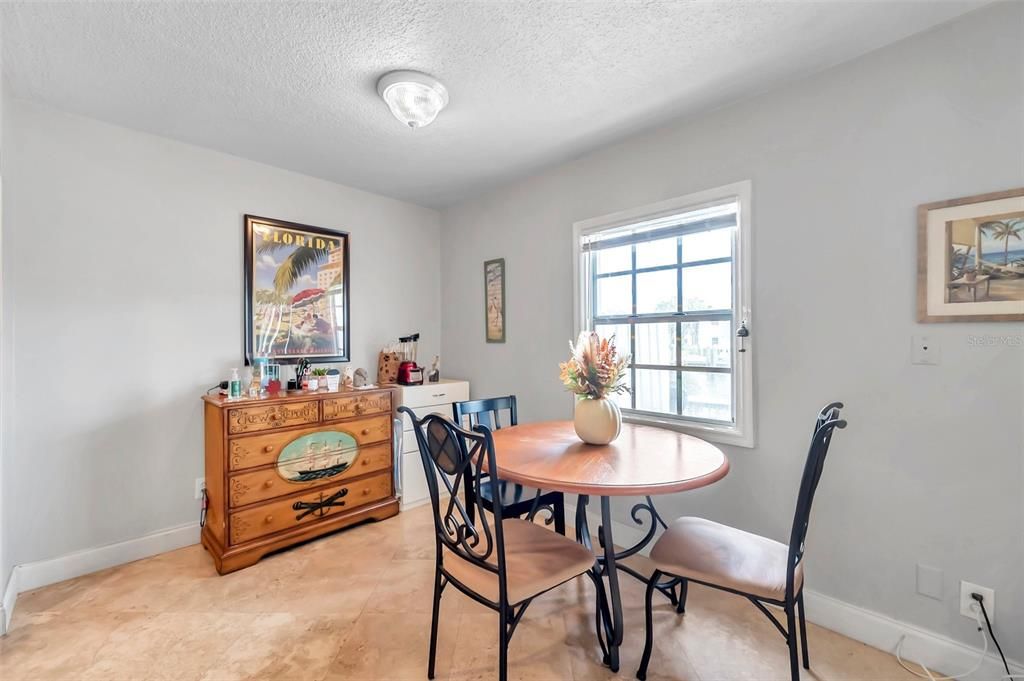 For Sale: $329,900 (2 beds, 1 baths, 774 Square Feet)