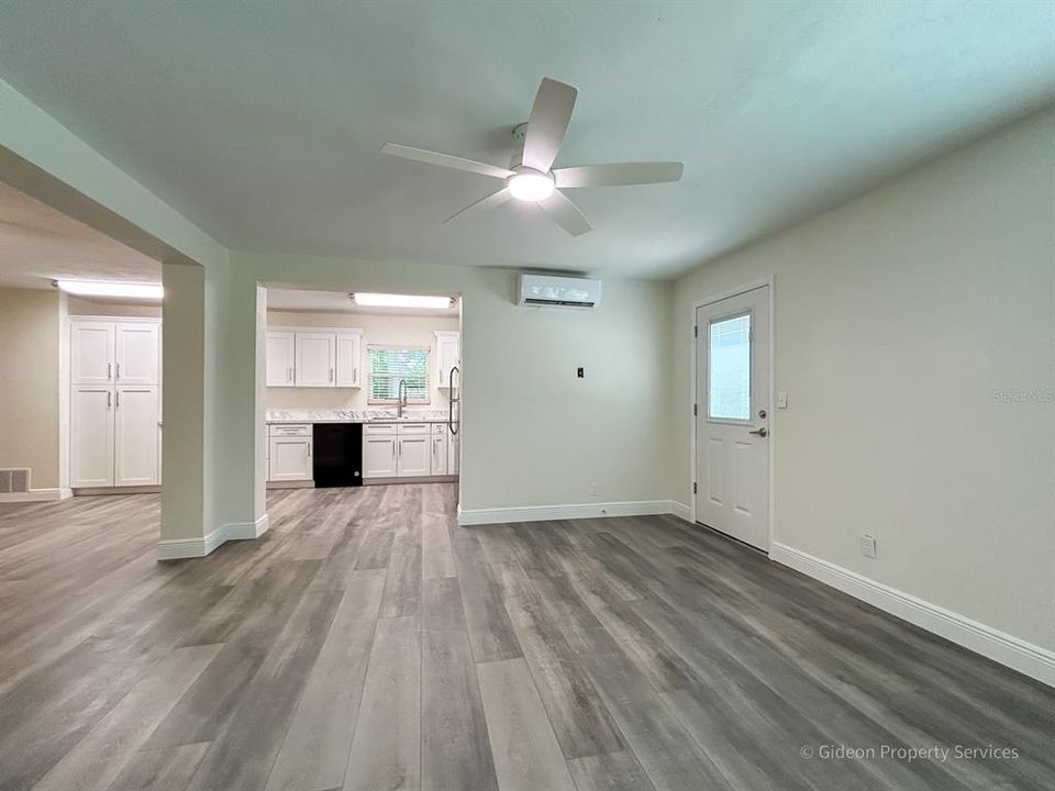 For Rent: $2,300 (4 beds, 2 baths, 1570 Square Feet)