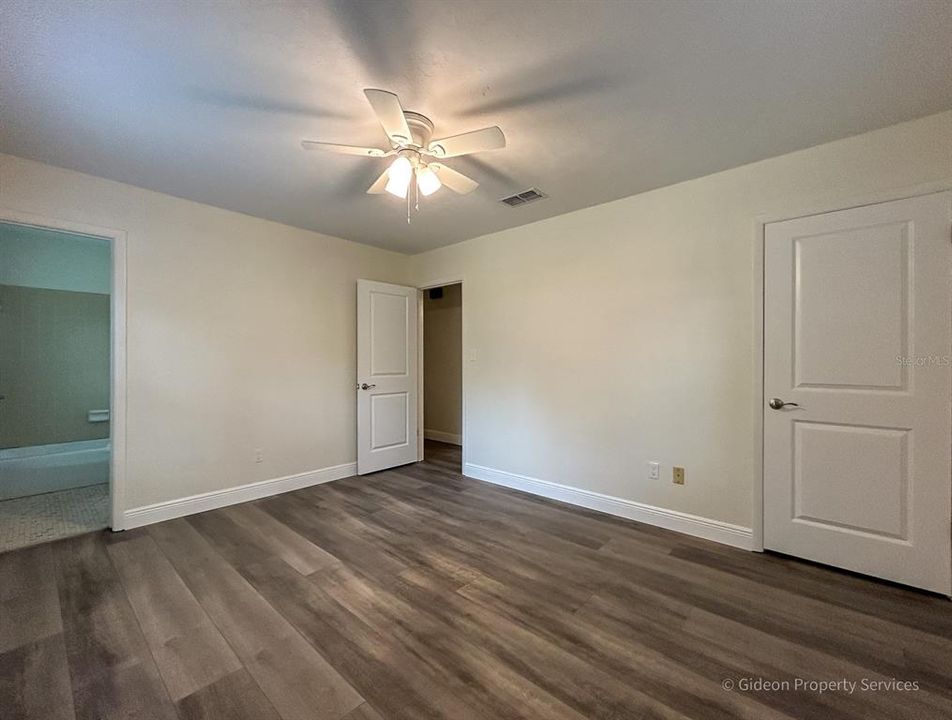 For Rent: $2,300 (4 beds, 2 baths, 1570 Square Feet)