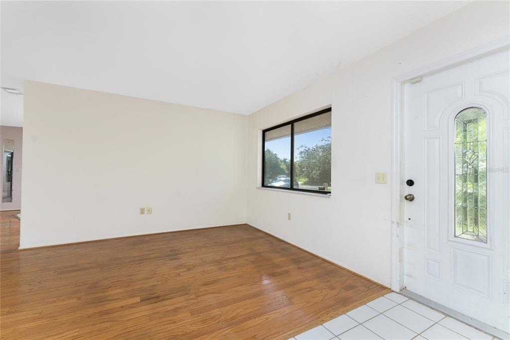 For Sale: $245,000 (3 beds, 2 baths, 1646 Square Feet)