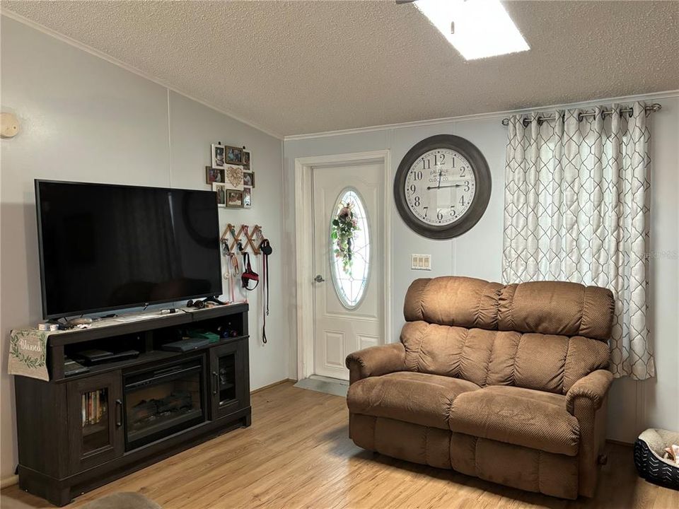 For Sale: $159,900 (2 beds, 2 baths, 1152 Square Feet)