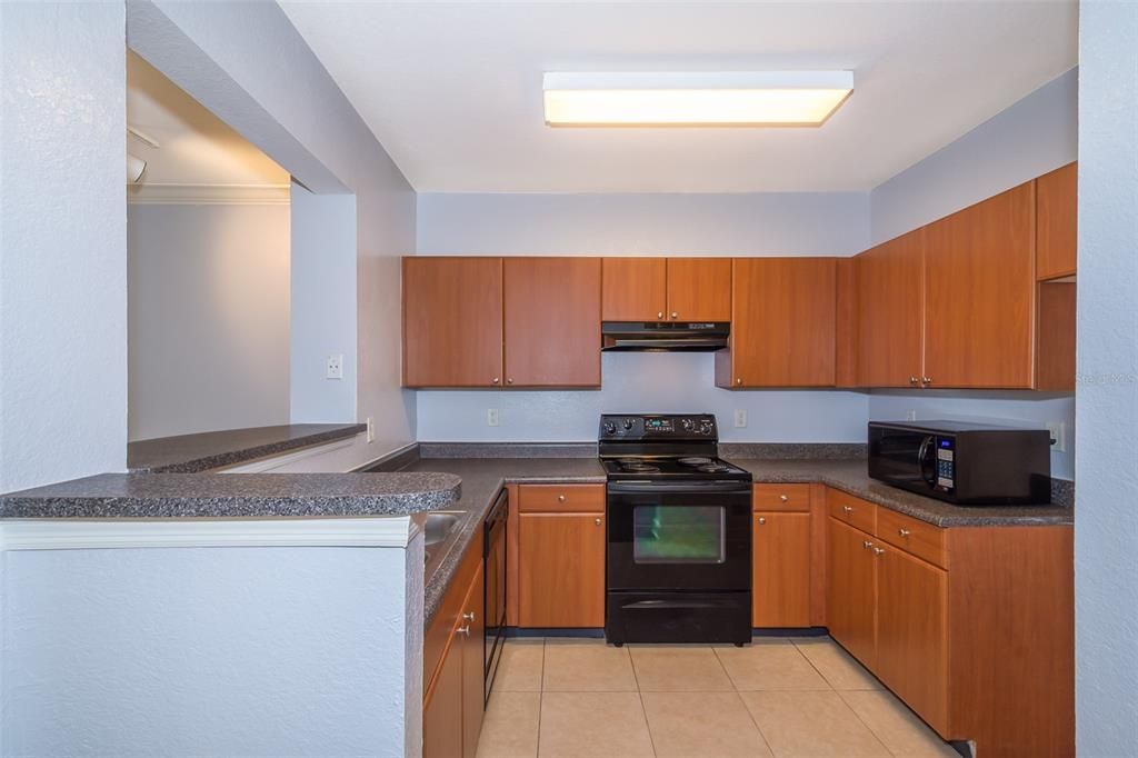 For Rent: $1,550 (1 beds, 1 baths, 744 Square Feet)