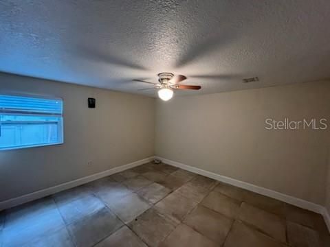 For Rent: $1,550 (2 beds, 1 baths, 800 Square Feet)