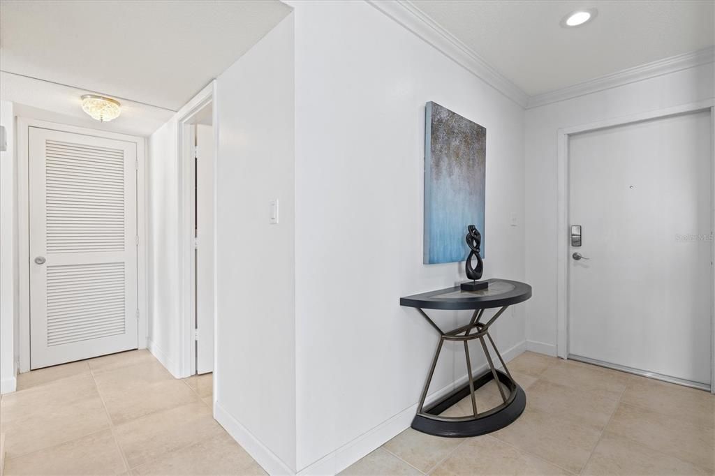 For Sale: $815,000 (2 beds, 2 baths, 1367 Square Feet)