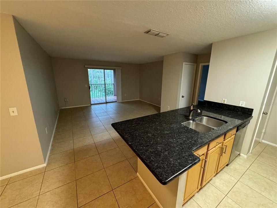 For Sale: $225,000 (3 beds, 2 baths, 1274 Square Feet)