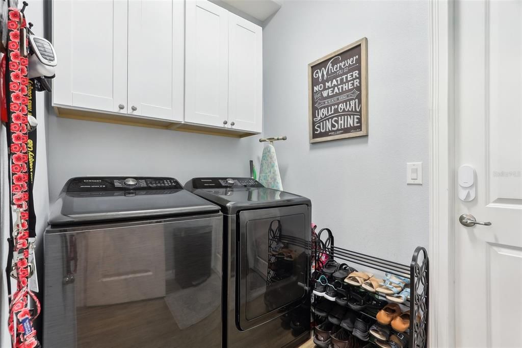 For Sale: $438,900 (3 beds, 2 baths, 1948 Square Feet)