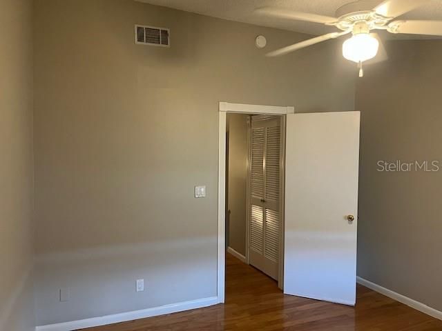 For Rent: $2,199 (2 beds, 1 baths, 1044 Square Feet)