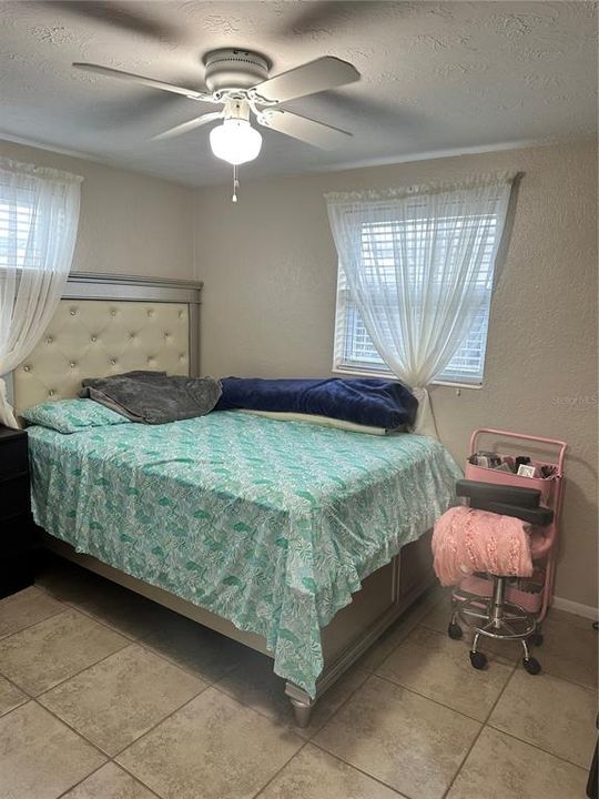 For Rent: $2,000 (2 beds, 2 baths, 948 Square Feet)